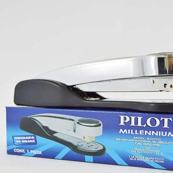ENGRAPADORA TIRA COMP. DE GOLPE PILOT 2000 CROMADA C36